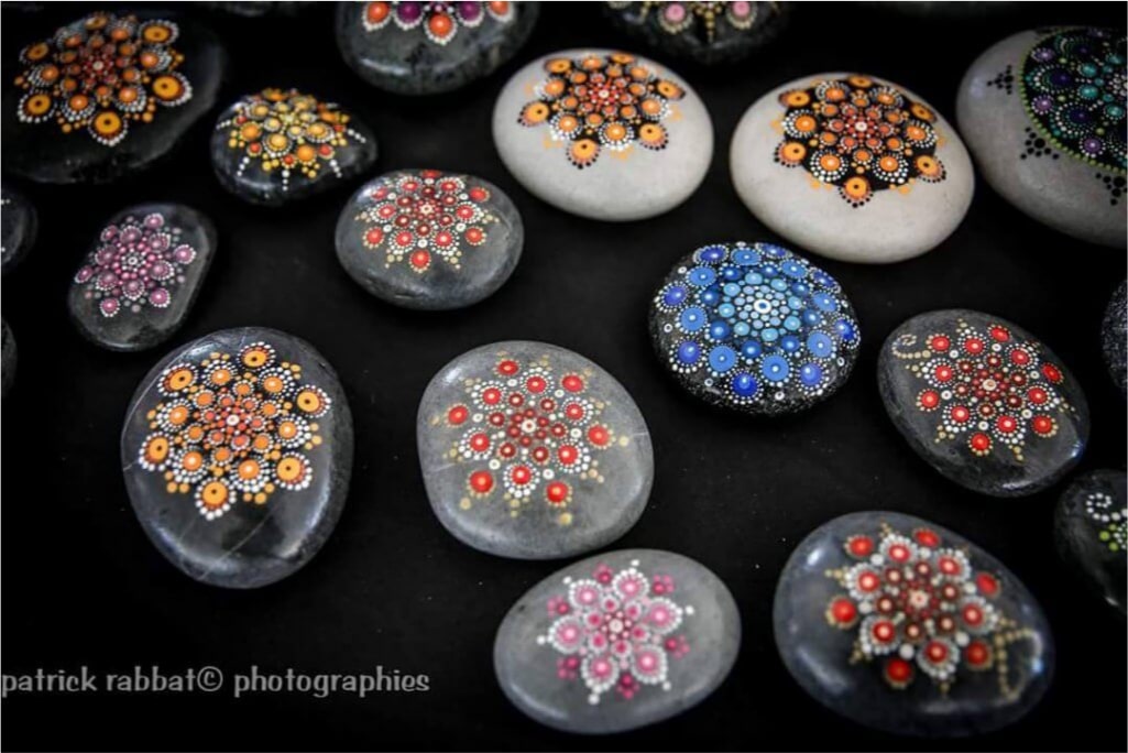 Write-On Stones (Glossy) Off-White | Stone Decorative