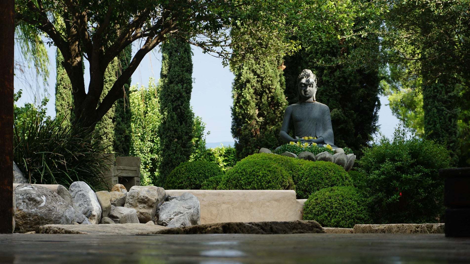10 Natural Stone Ideas for a Modern Zen Garden