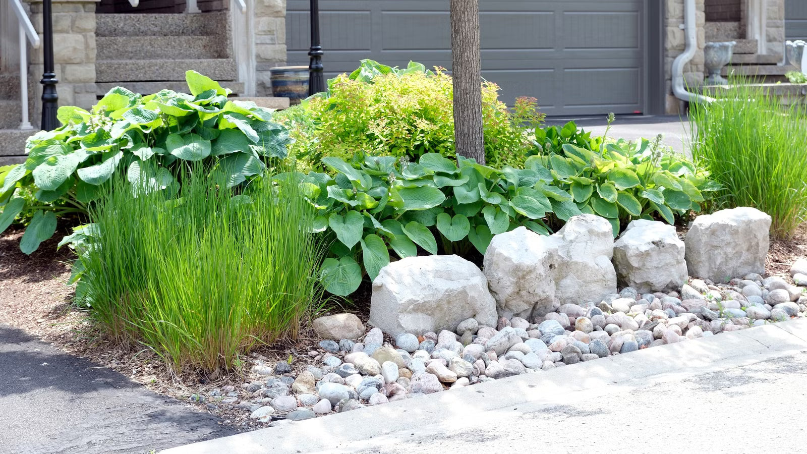 How to Keep Your White Gravel and Garden Stones Bright Through Winter | Stone Decorative