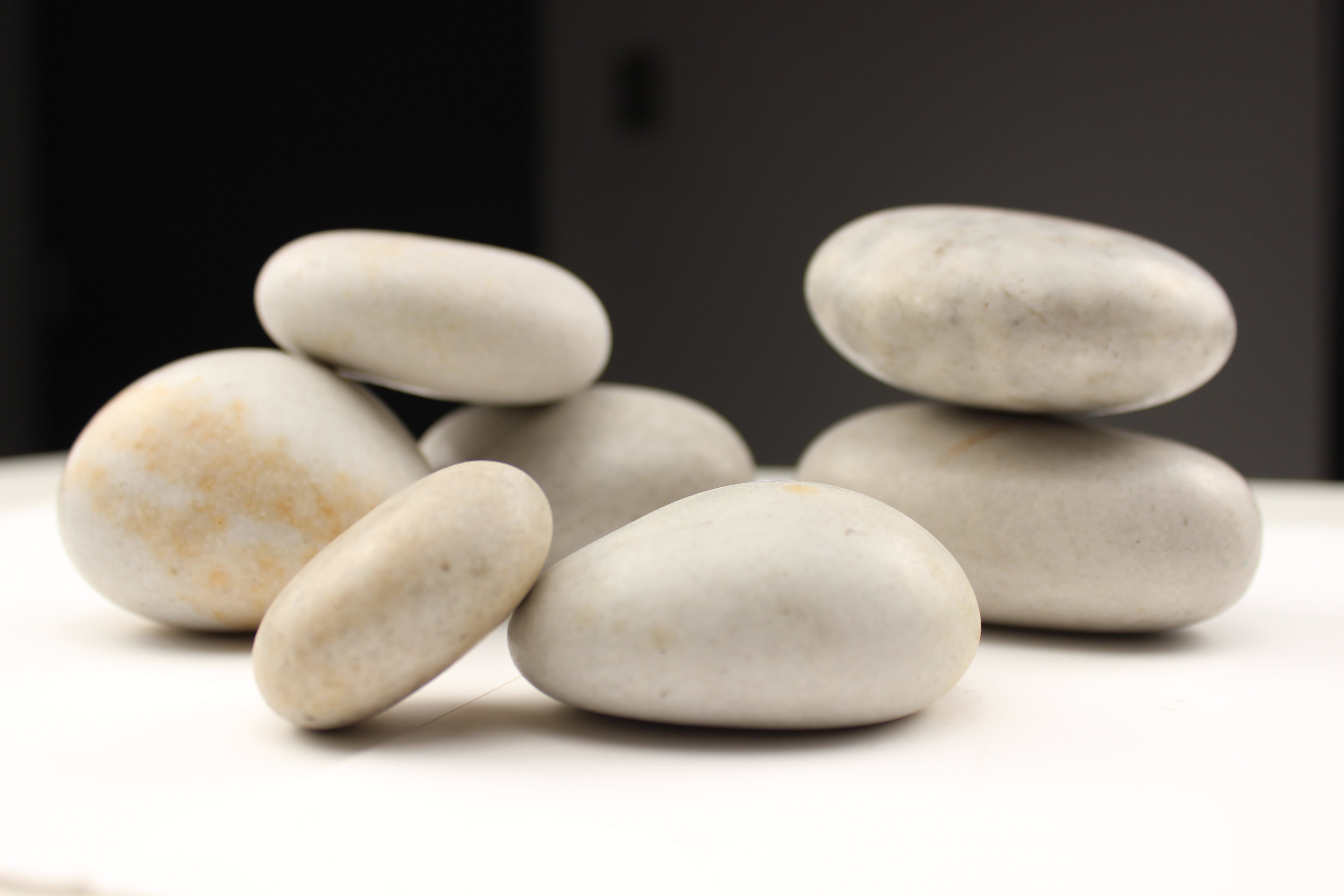 Highly Polished Off-White Fire Stones